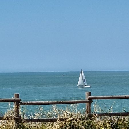 Les Rochers De Vallieres, Appartement De 35 M2 Avec 1 Chambre, Terrasses, Jardin 140 M2, Vue Panoramique Face A L'Ocean ! Saint-Georges-de-Didonne Luaran gambar